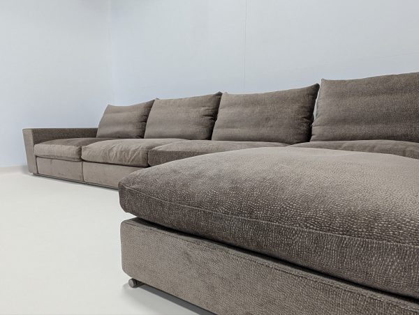 Flexform Groundpiece Modular Sofa - Image 3