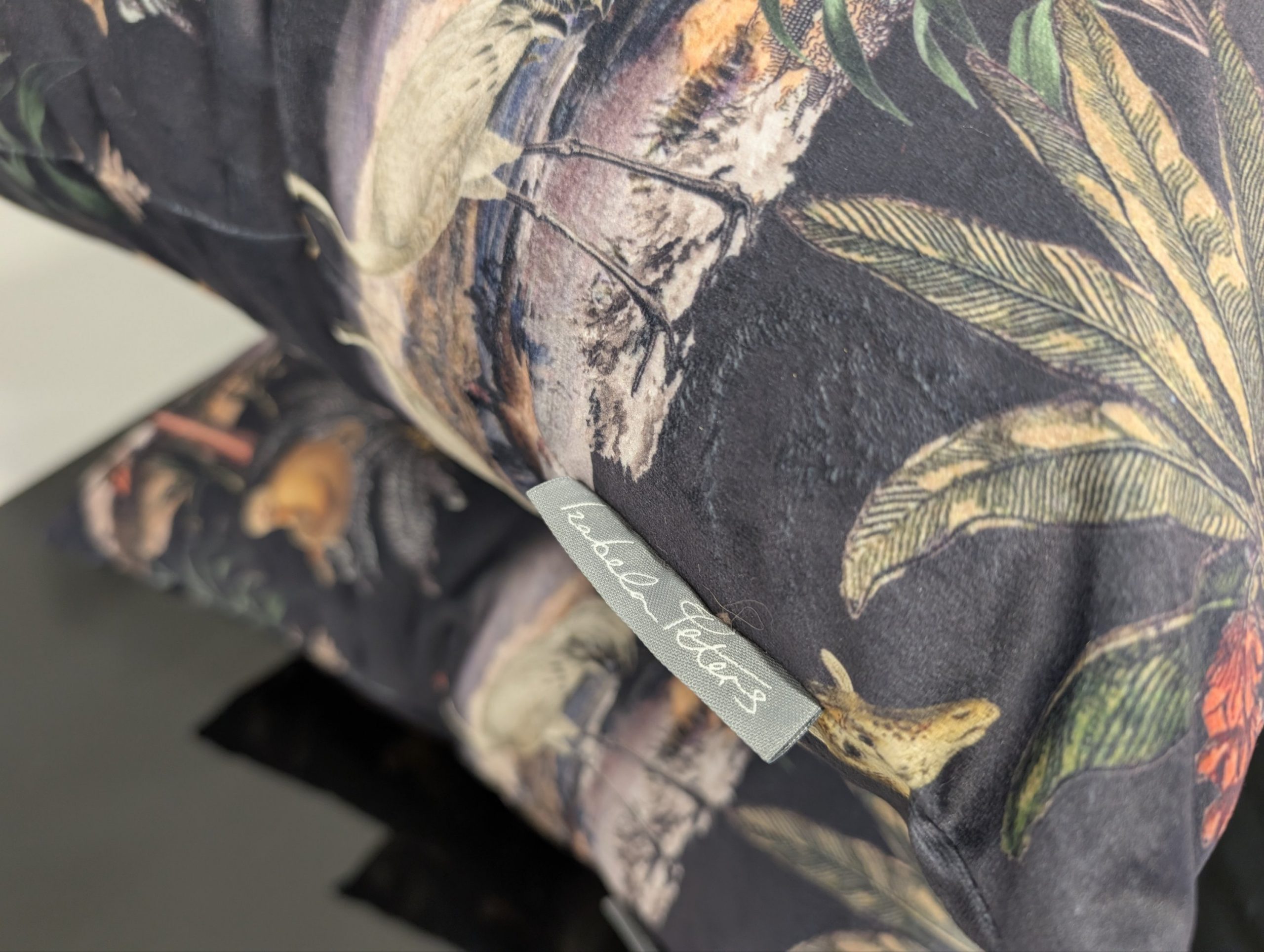 Isabella Peters Cushions pair - Image 7