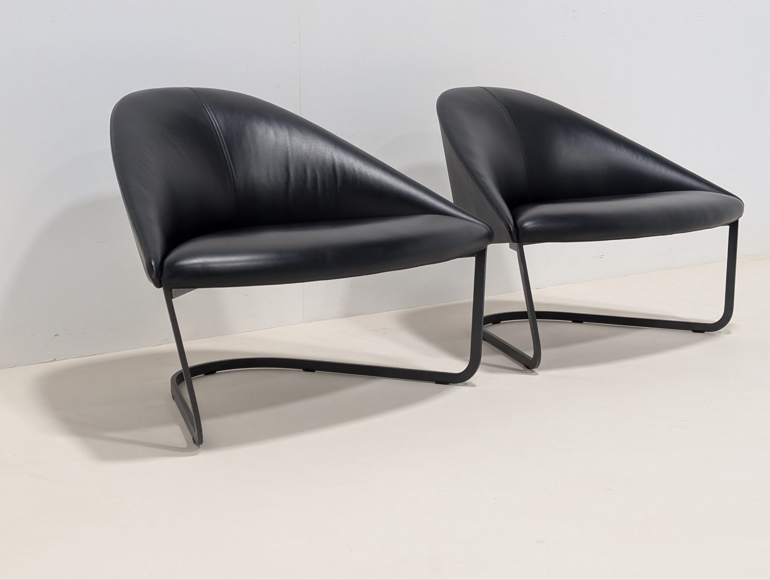 Arper Colina M Armchair Pair - Image 6