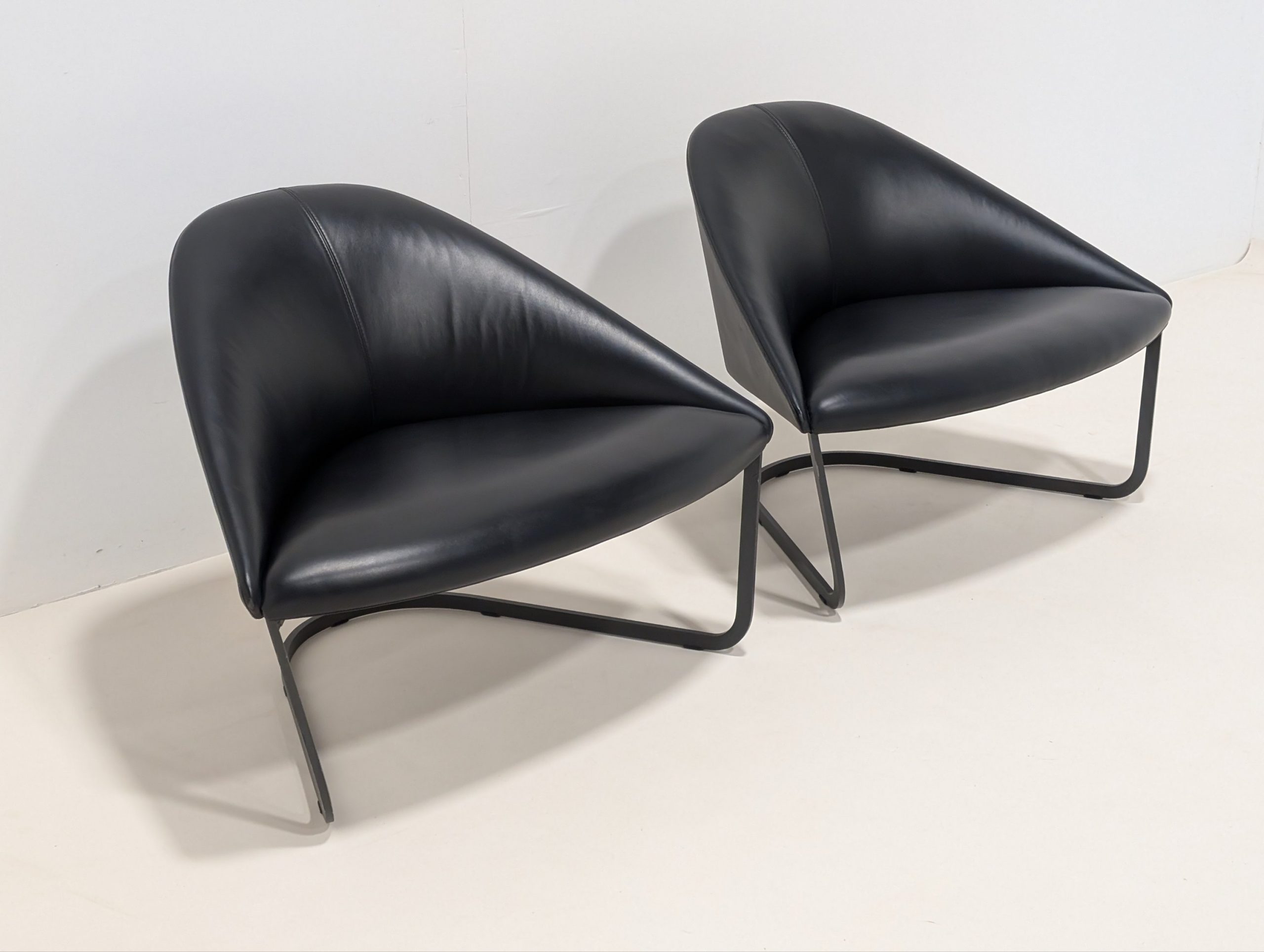 Arper Colina M Armchair Pair - Image 2