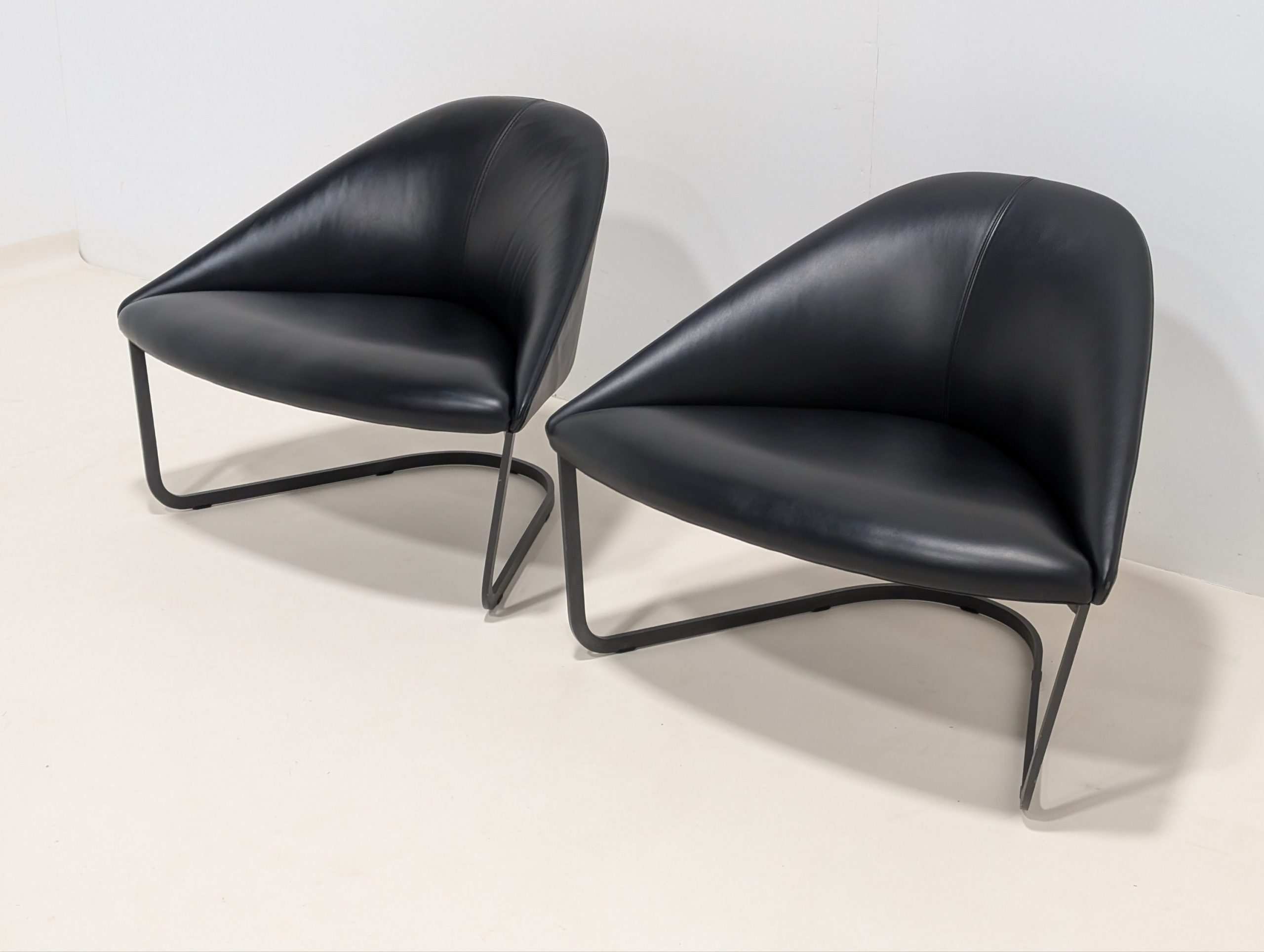 Arper Colina M Armchair Pair - Image 4