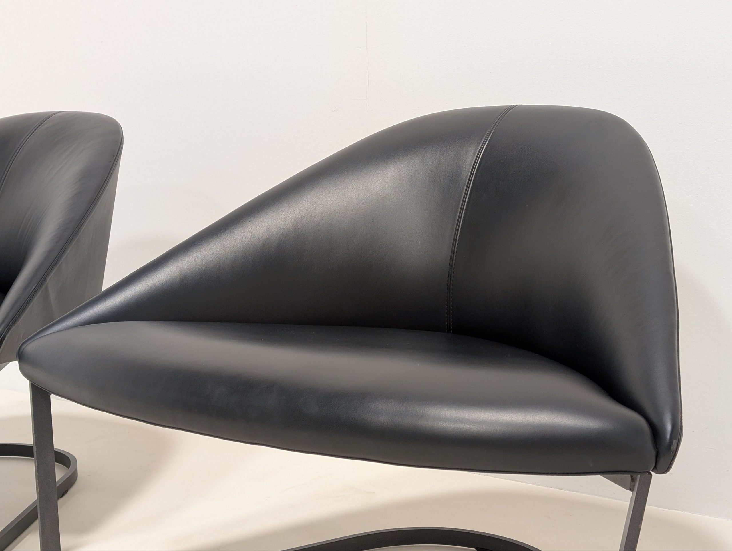 Arper Colina M Armchair Pair - Image 11