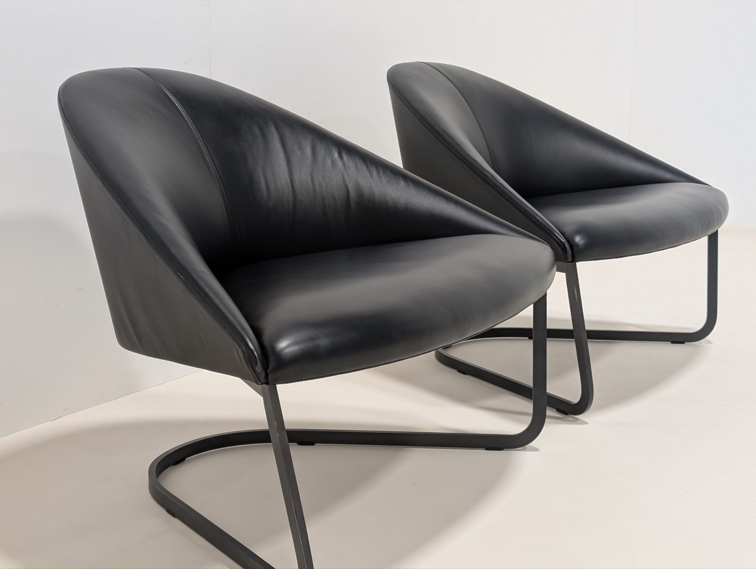 Arper Colina M Armchair Pair - Image 5