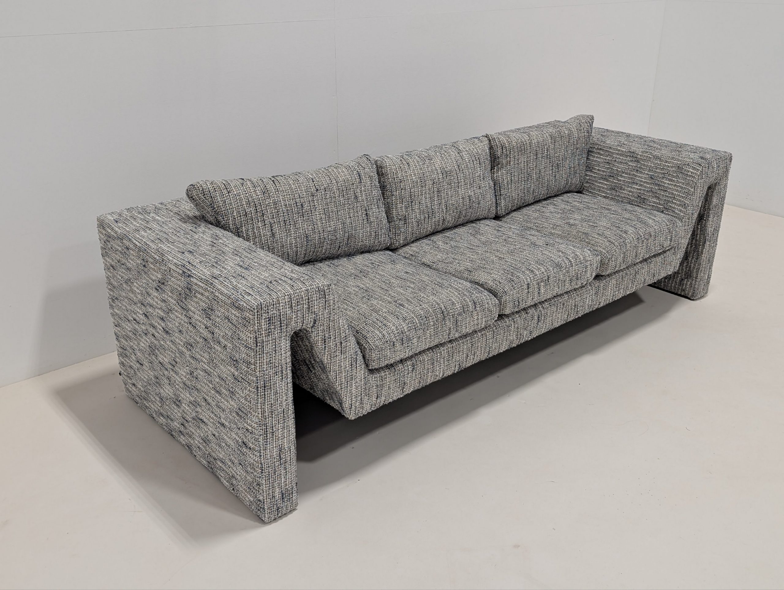 Liang & Eimil Manu Sofa - Image 5