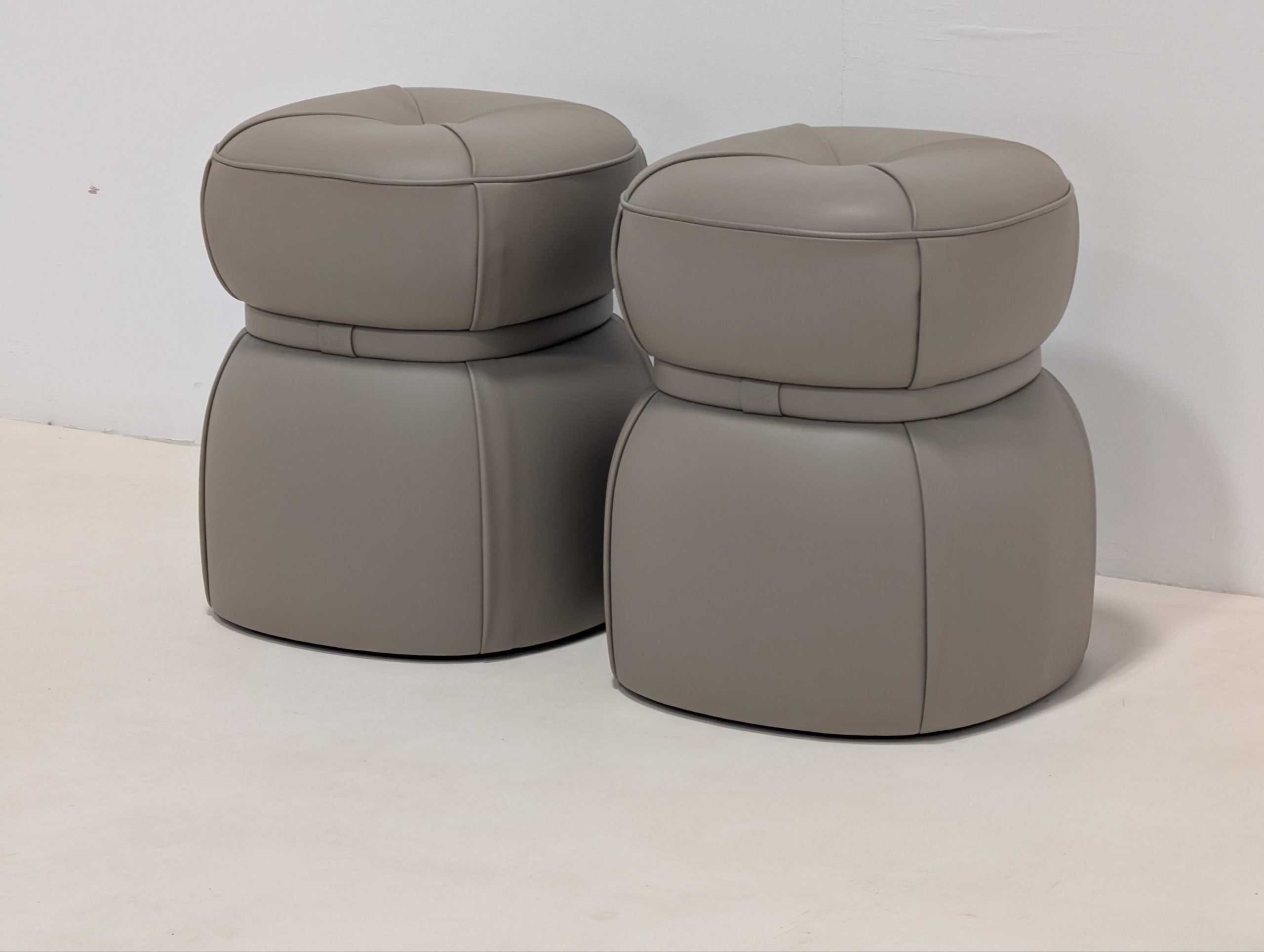 Poltrona Frau Lepli Ottoman Pair - Image 5