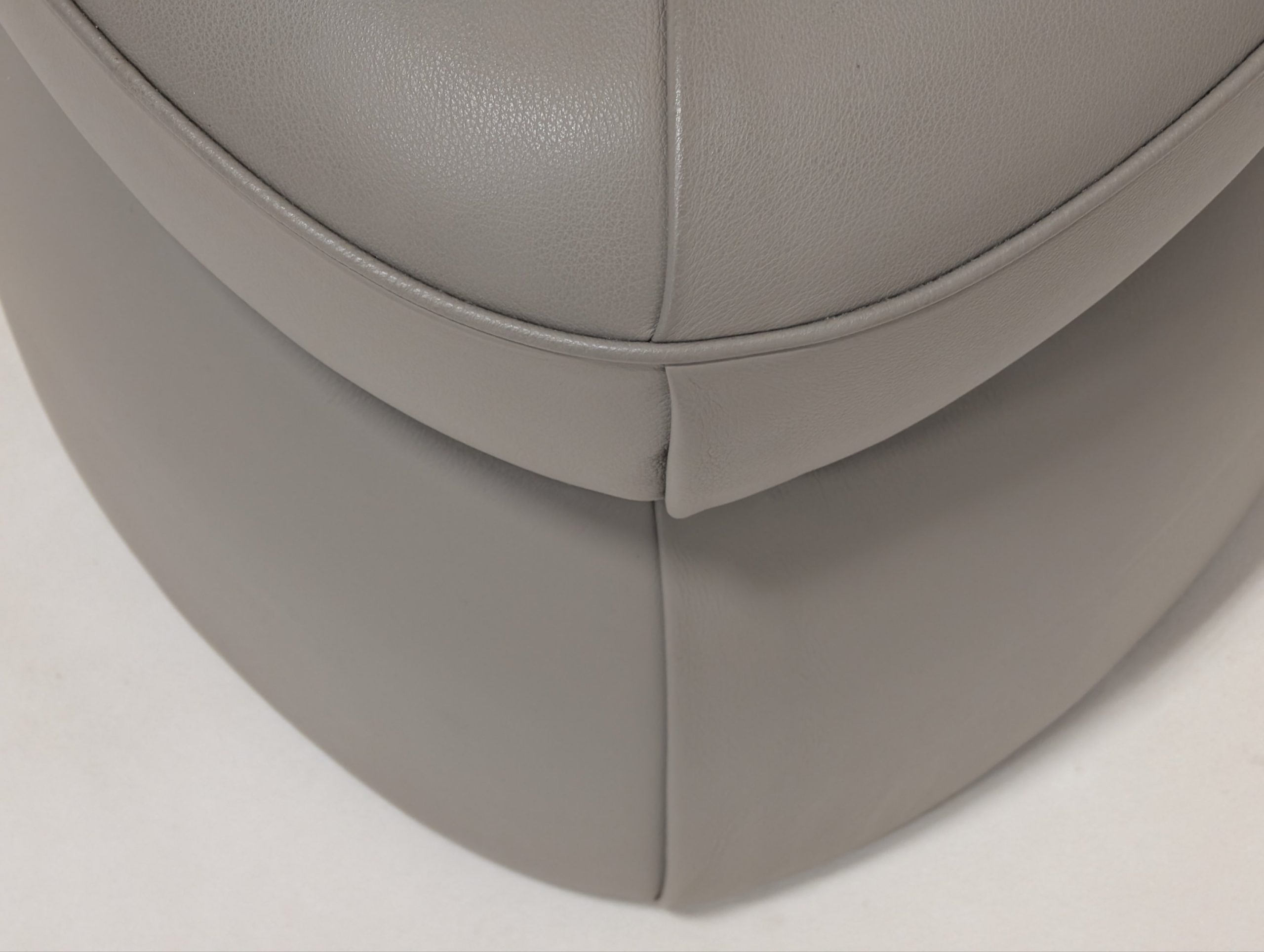 Poltrona Frau Lepli Ottoman Pair - Image 12