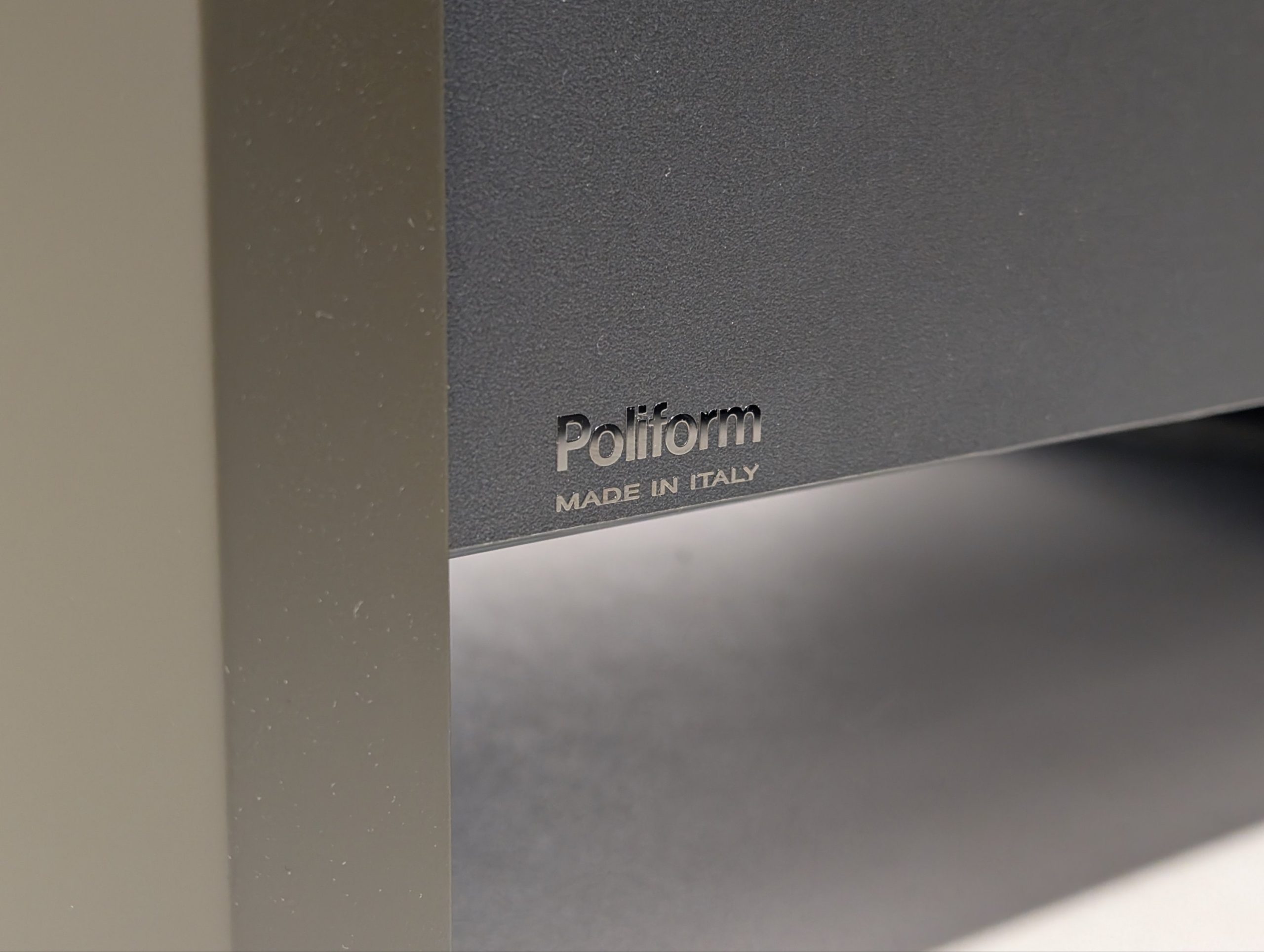 Poliform Onda Nightstands Pair - Image 4