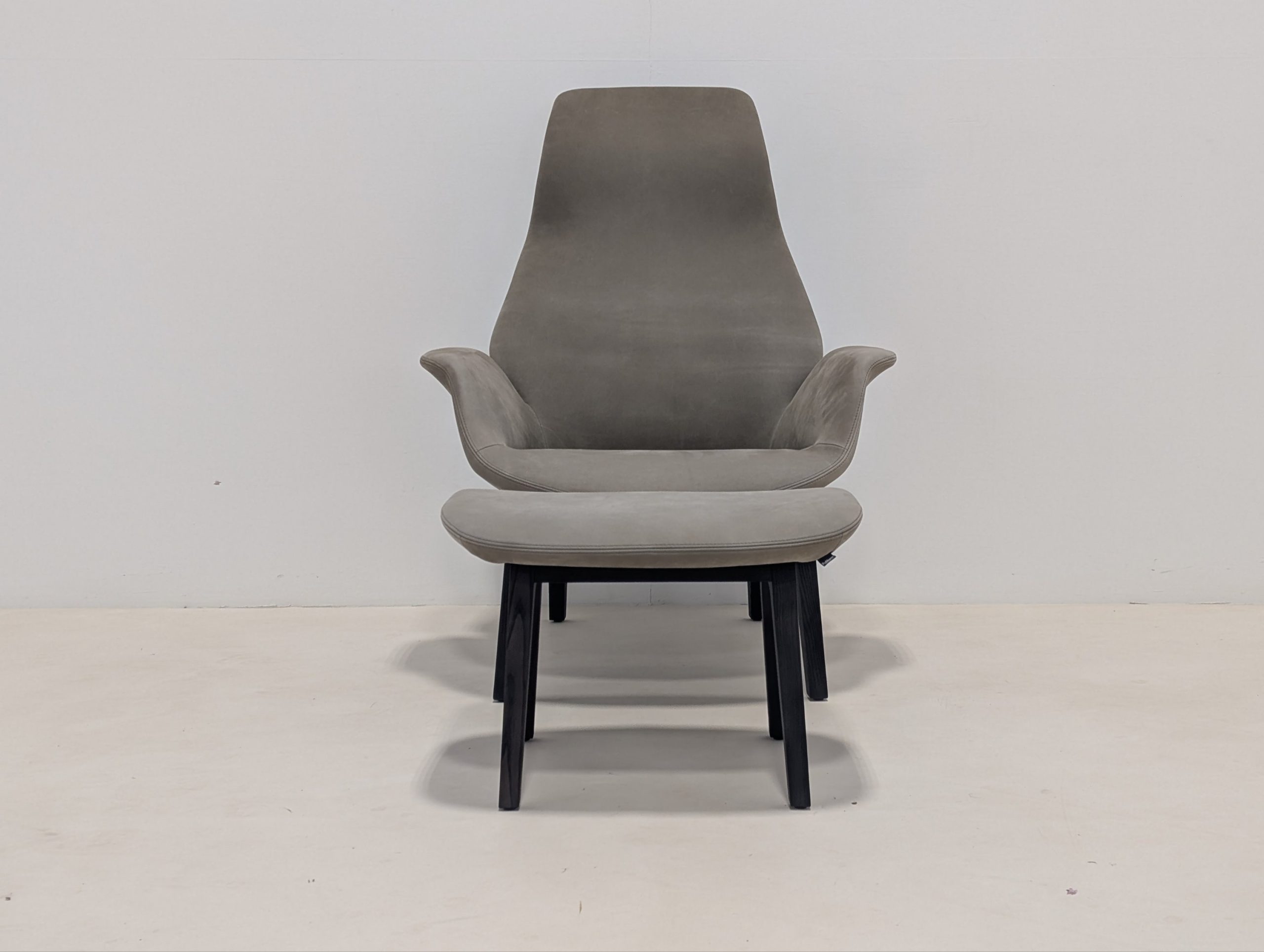 Poliform Ventura Chair & Footstool - Image 11
