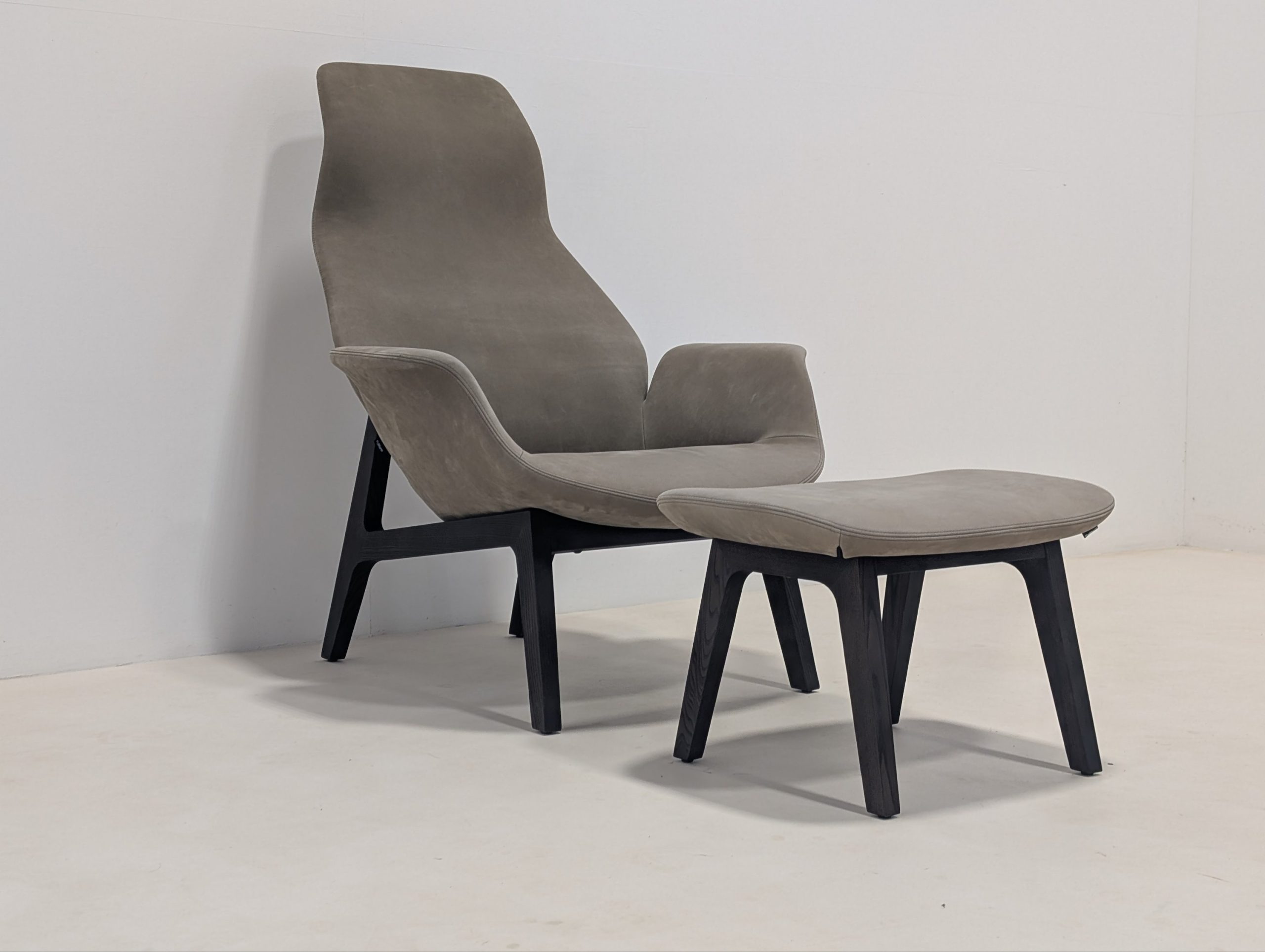 Poliform Ventura Chair & Footstool - Image 12