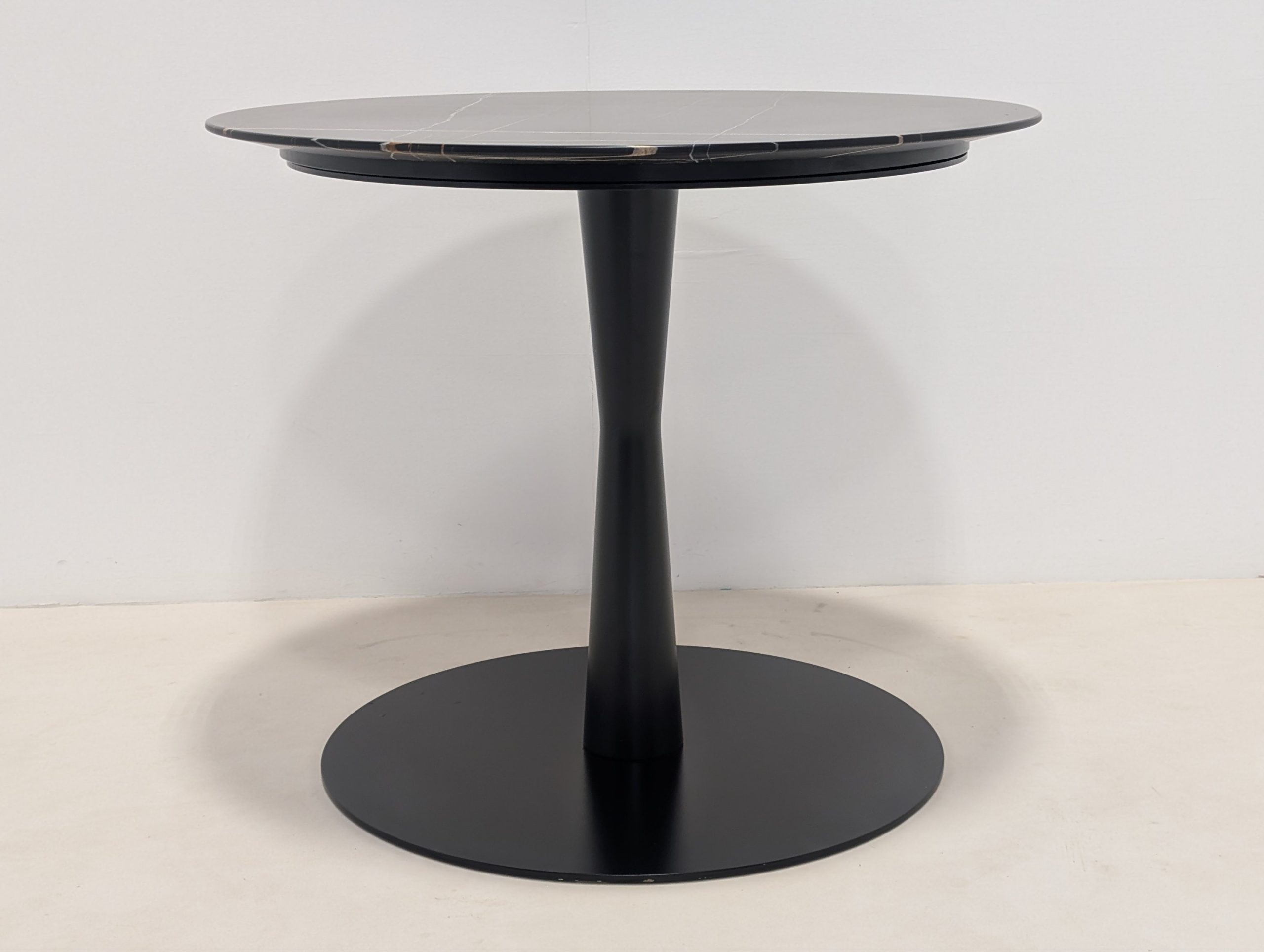 Poliform Marble Flute Dining Table - Image 9