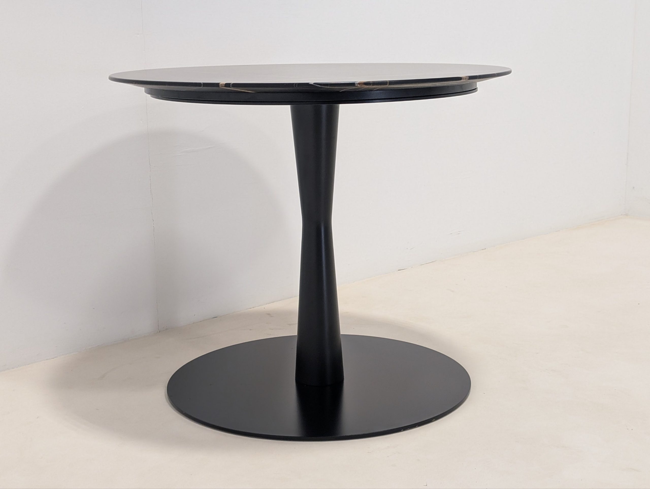 Poliform Marble Flute Dining Table - Image 2