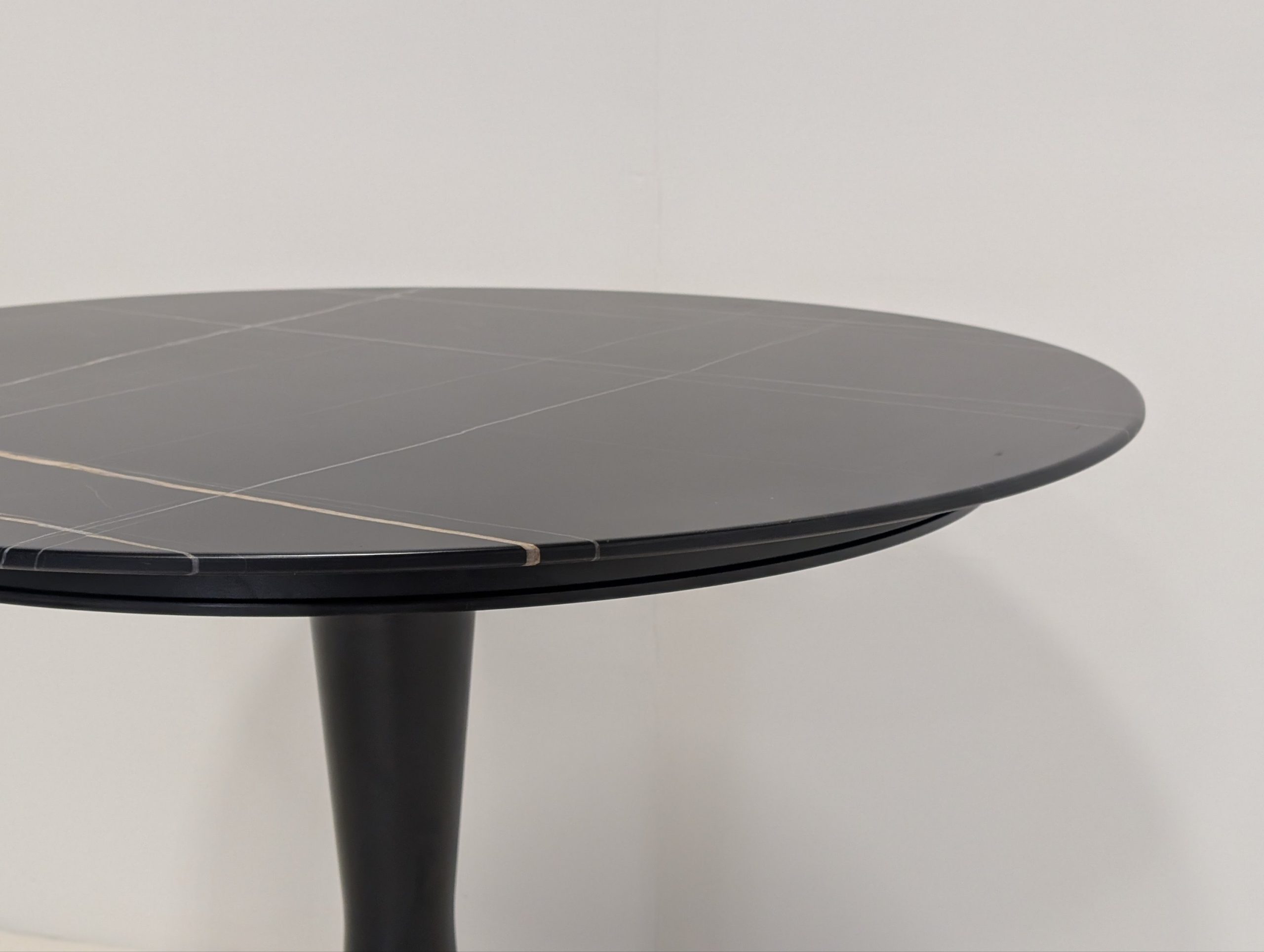 Poliform Marble Flute Dining Table - Image 3