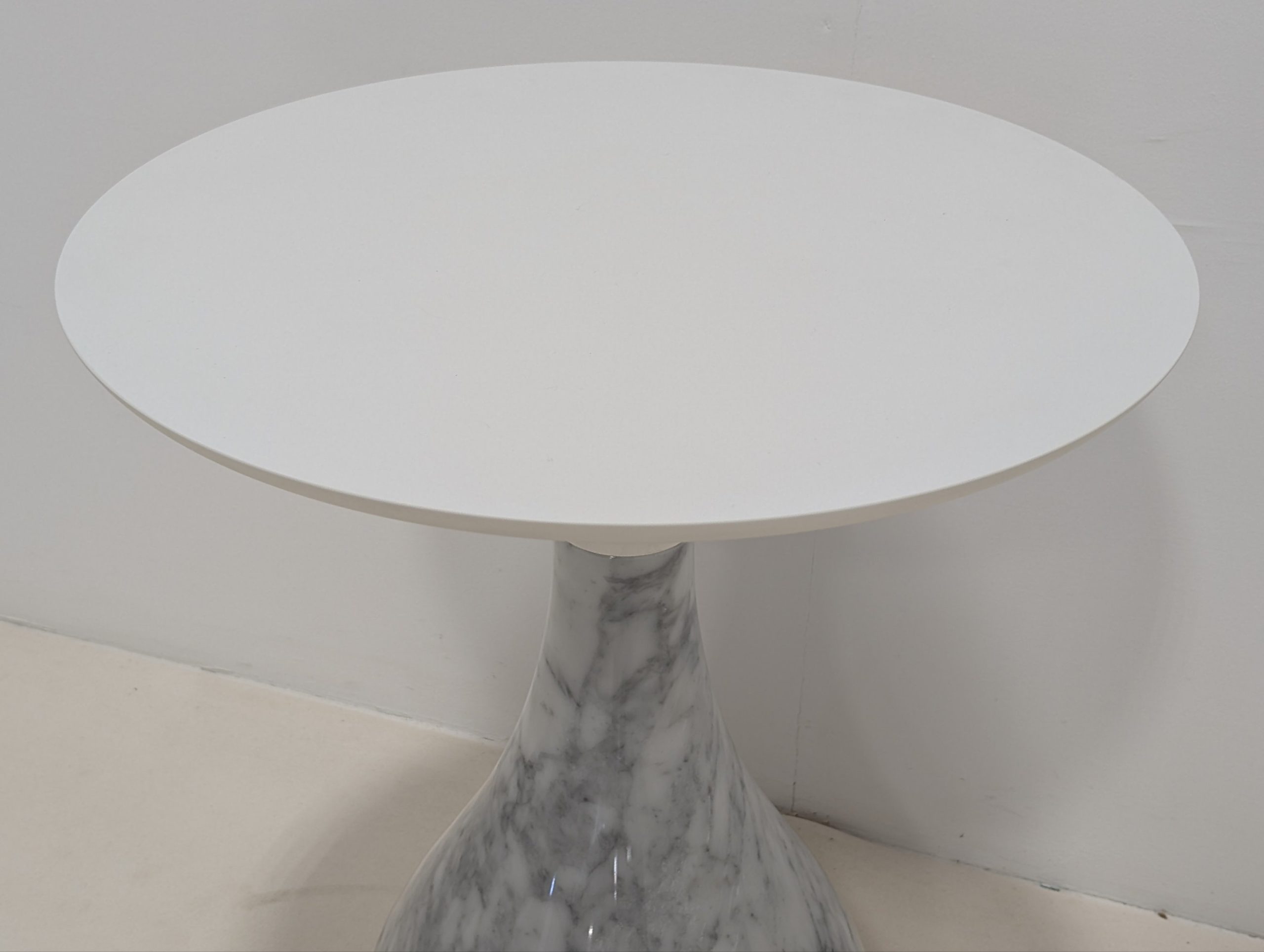 Roche Bobois Aqua Pedestal Side Table - Image 3