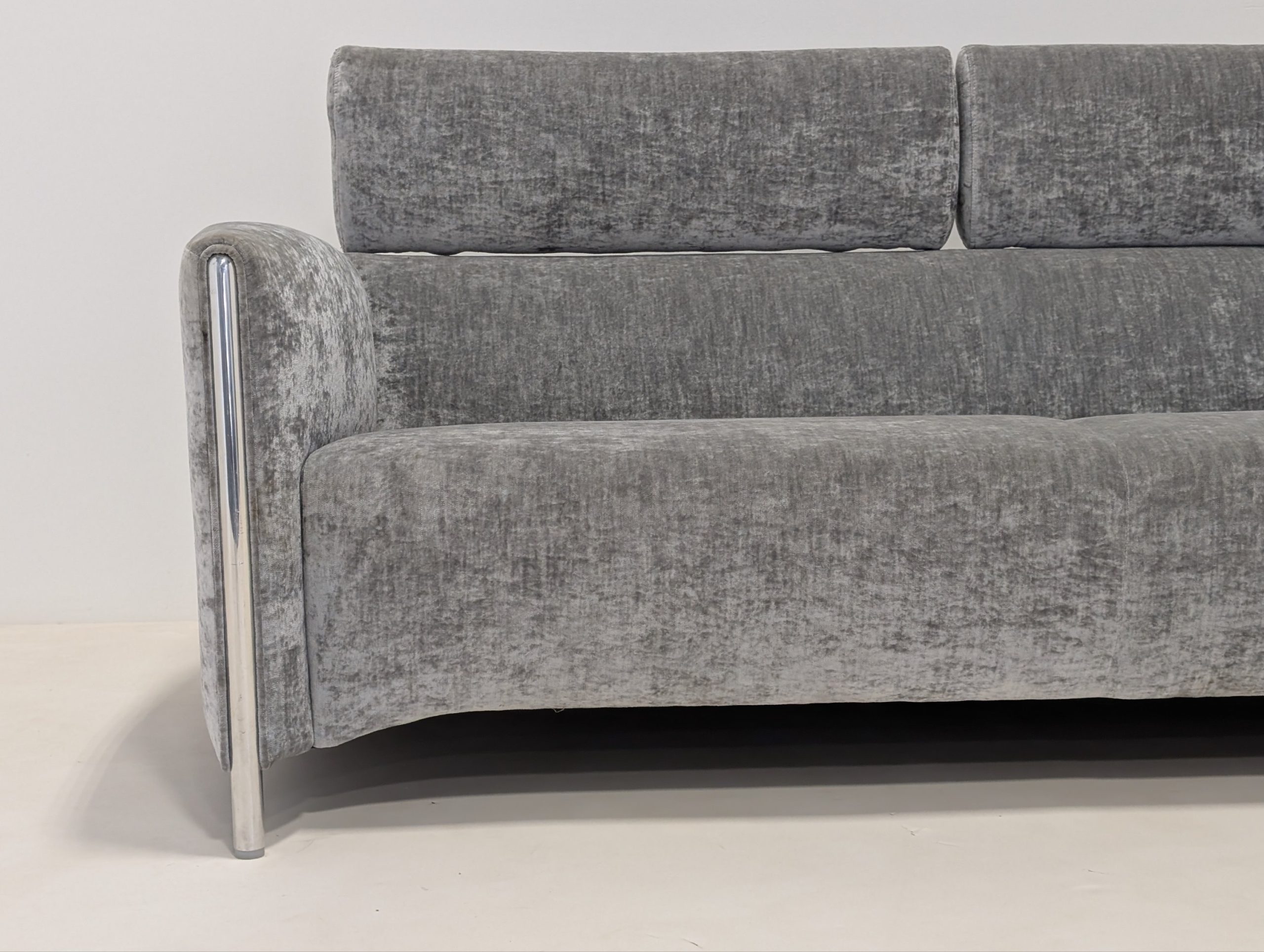 Leolux Goncharov Grey Velvet Sofas - 2 Available - Image 10