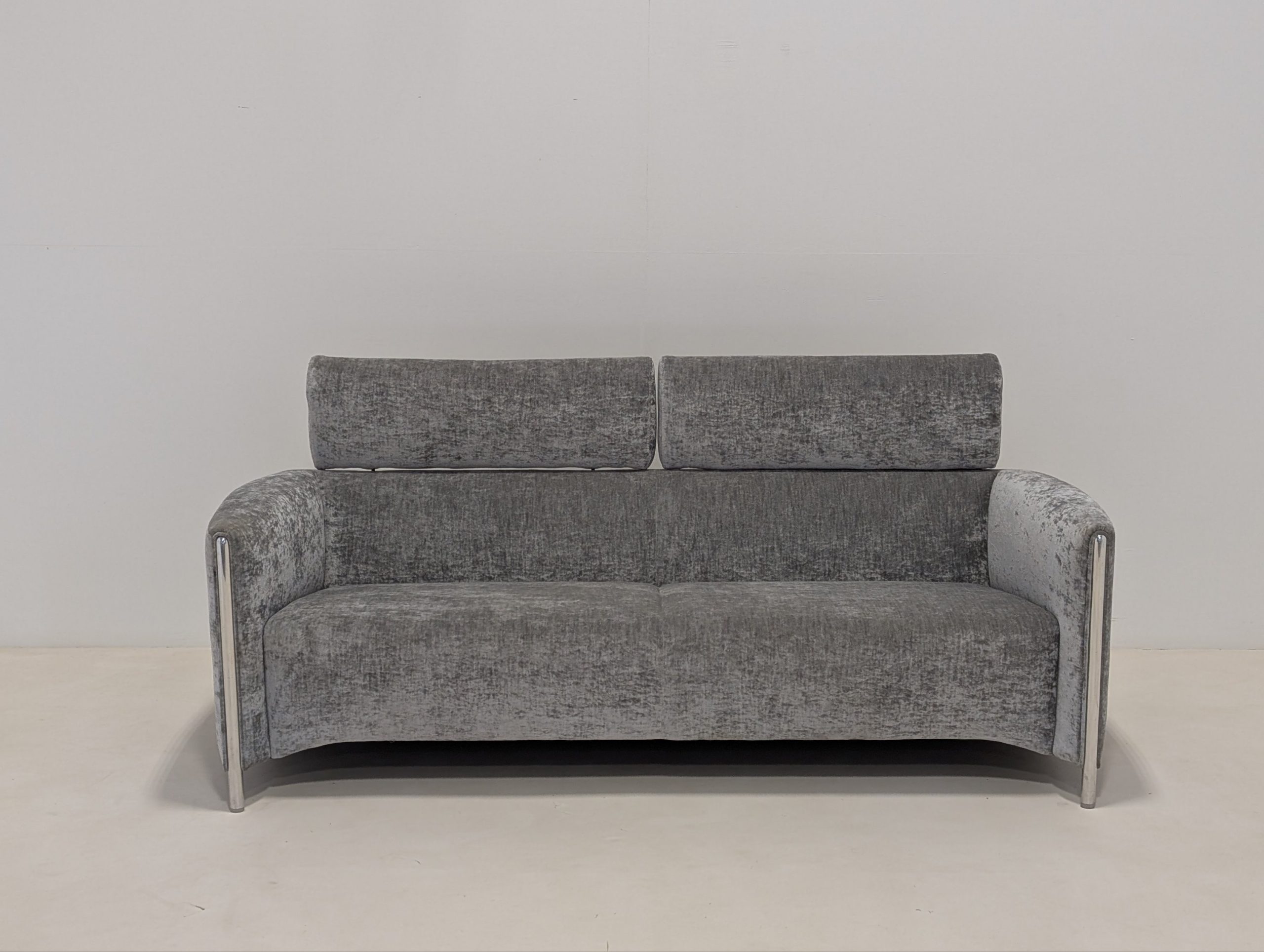 Leolux Goncharov Grey Velvet Sofas - 2 Available - Image 12