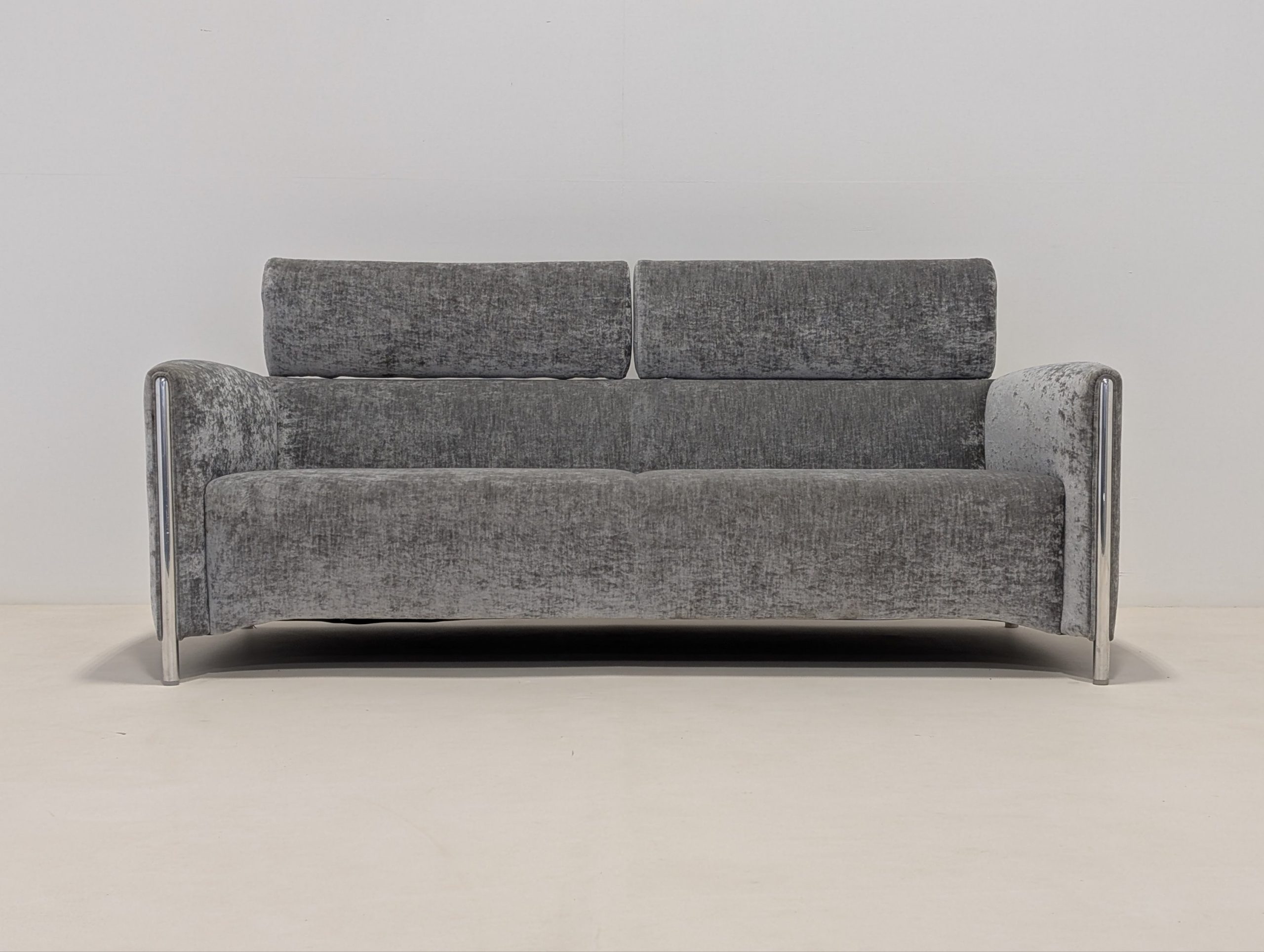 Leolux Goncharov Grey Velvet Sofas - 2 Available - Image 3