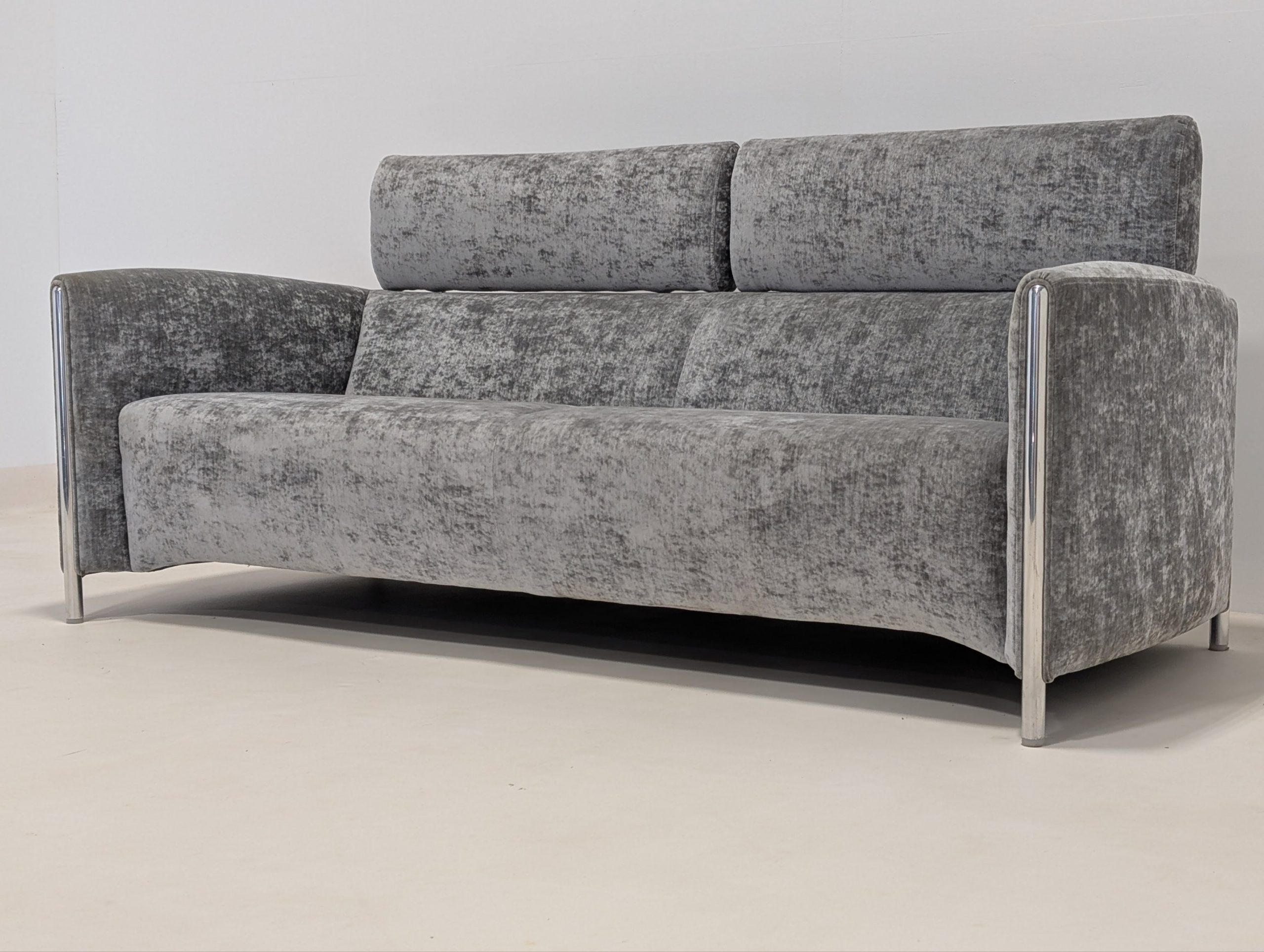 Leolux Goncharov Grey Velvet Sofas - 2 Available - Image 5