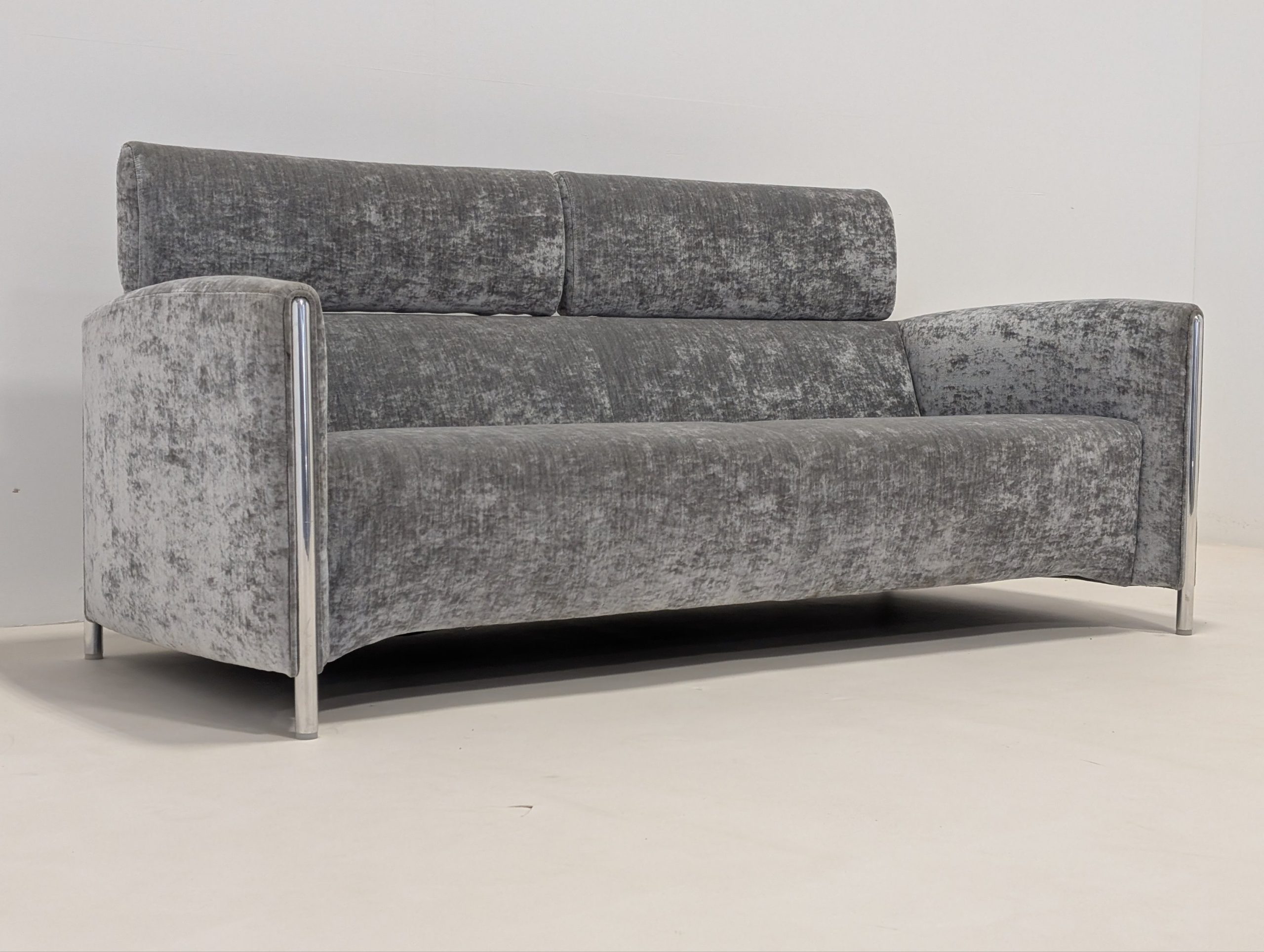 Leolux Goncharov Grey Velvet Sofas - 2 Available - Image 6